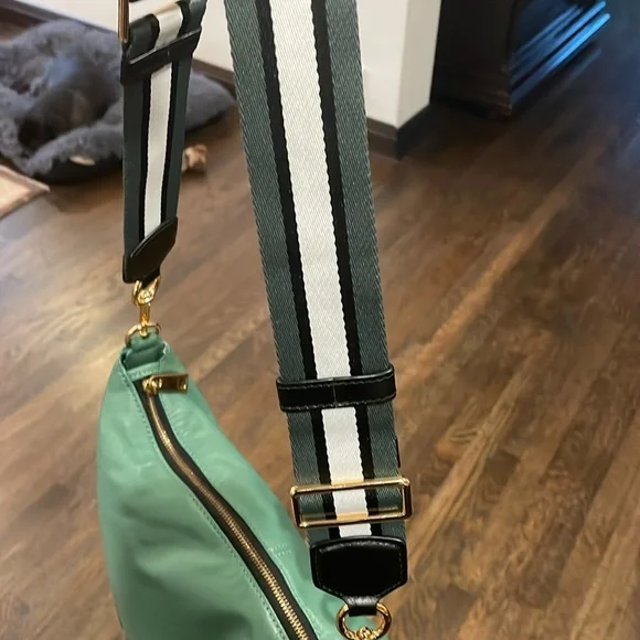 🥳🎉HOST PICK🎉🥳Gorgeous Marc Jacob’s leather bag - Picture 4 of 12